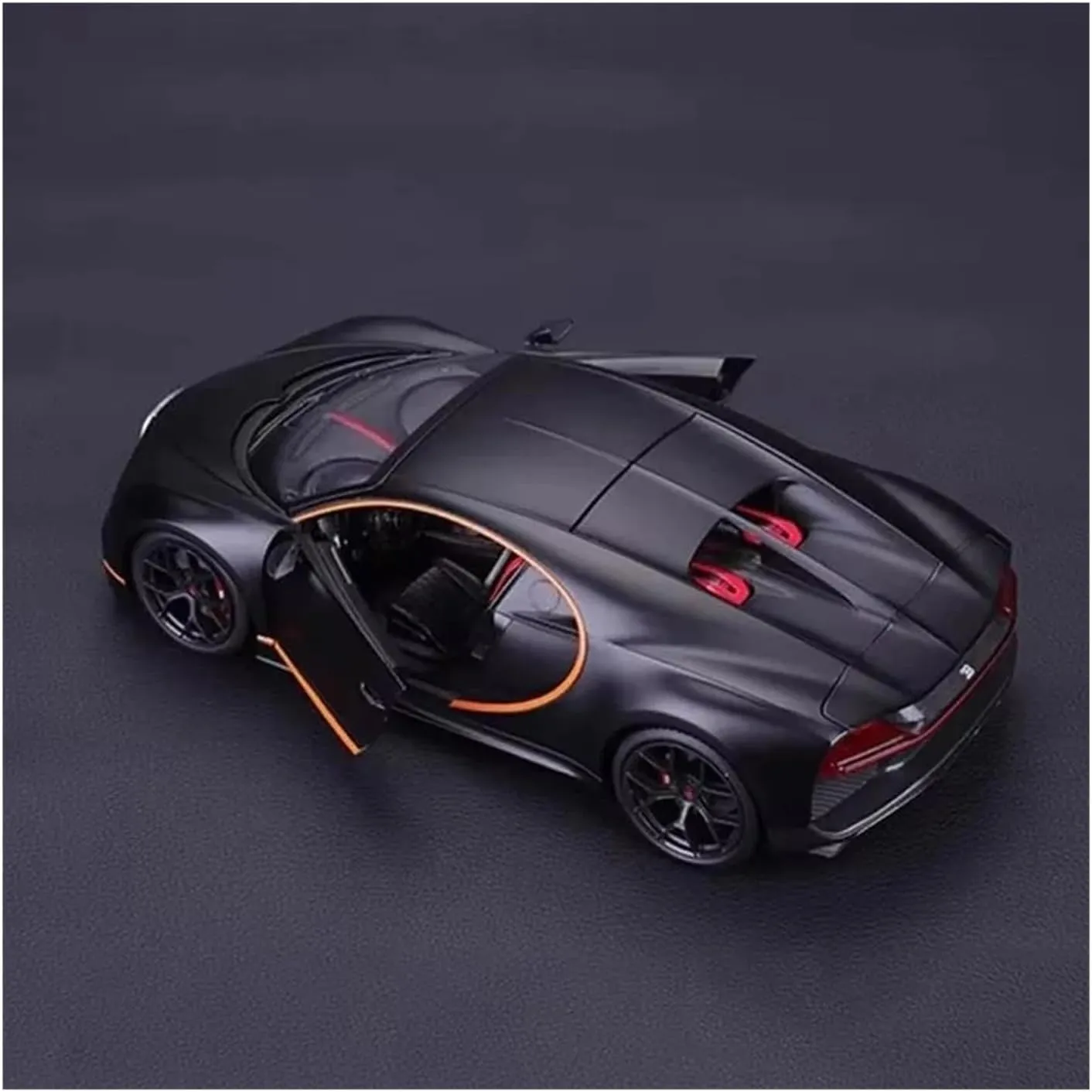 1 18 for Bugatti Sports Alloy Miniature Diecast Car Model Bugatti Chiron Toy Car Model Christmas Kids Toy Motor Vehicles Toys(Black)