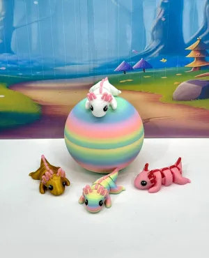 4pcs 3D Printed Articulated Mini Axolotl with Egg, Fidget Miniature Axolotl Ornament Tiny Animal Figures, Birthday Party Decorations MA001-RE
