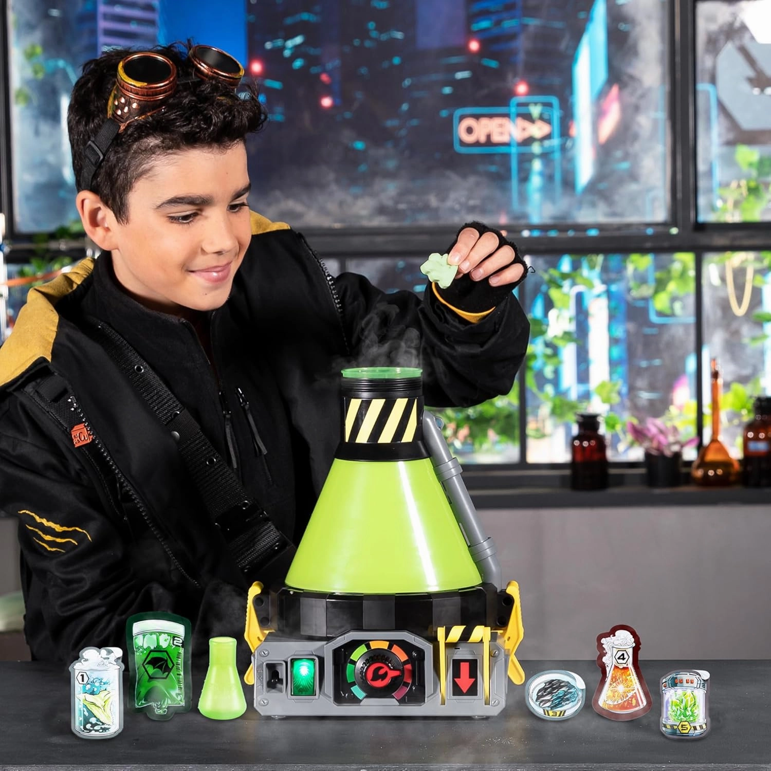 – Shark Beast Creator. Add Ingredients & Follow The Experiment's Steps to Create Your Beast! with Real Bio Mist & 80  Lights, Sounds and Reactions – Shark Style May Vary