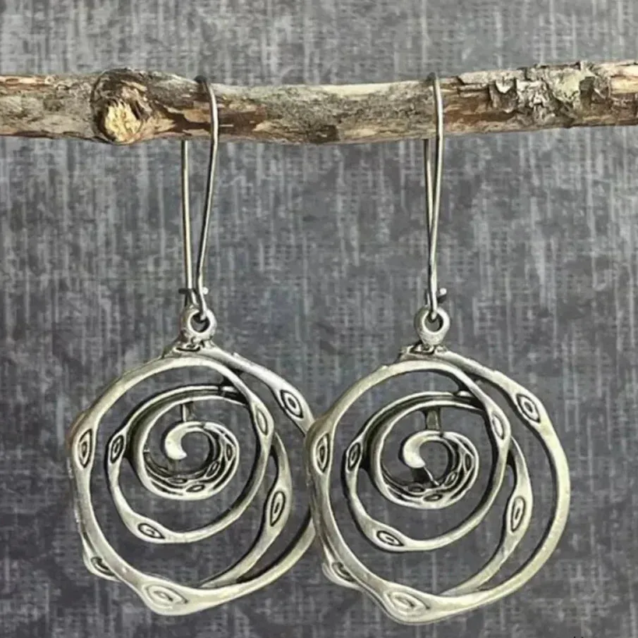 Amora – Vintage Maze Silver Earrings