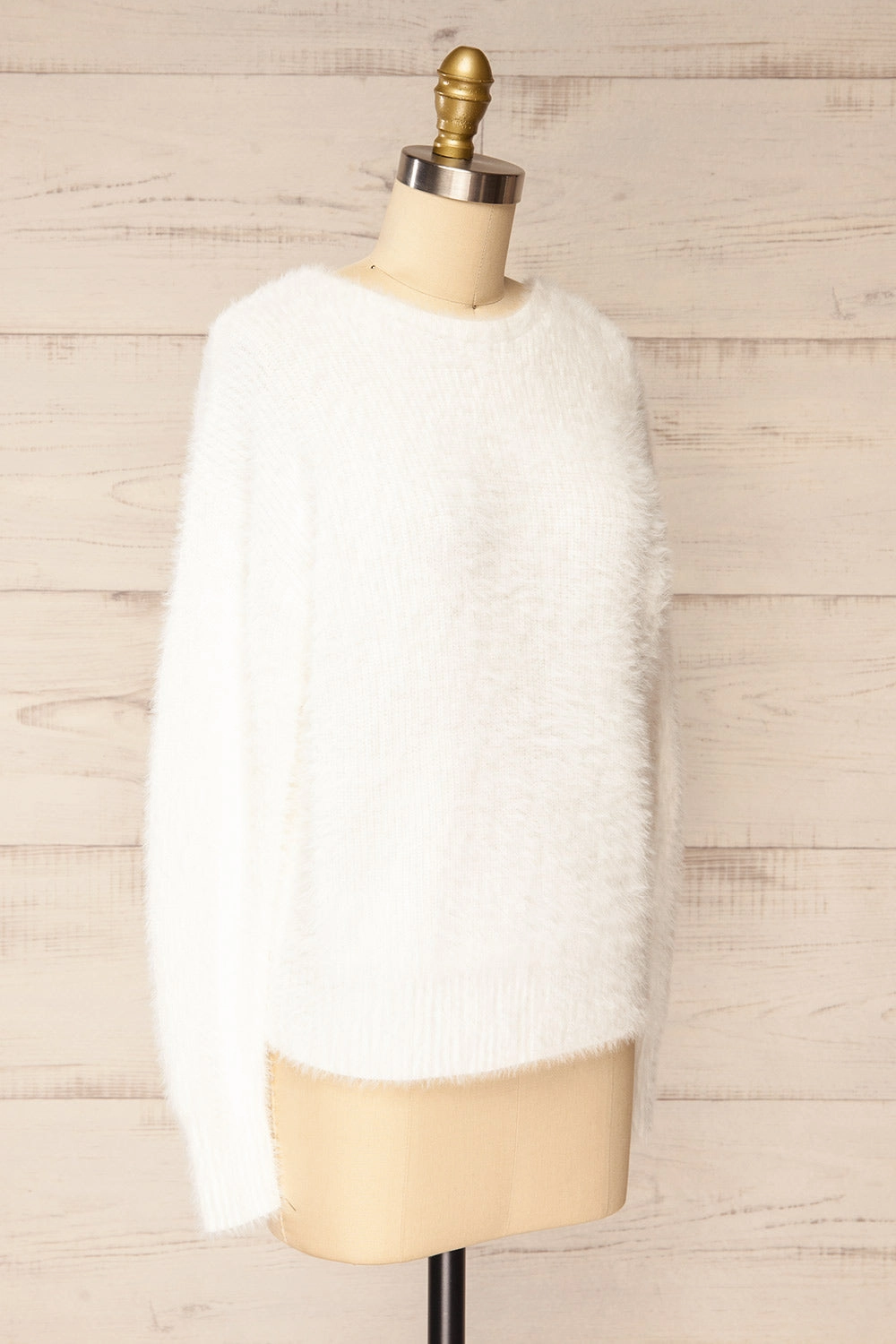 Arkhaule | Fuzzy White Sweater w/ Twisted Back
