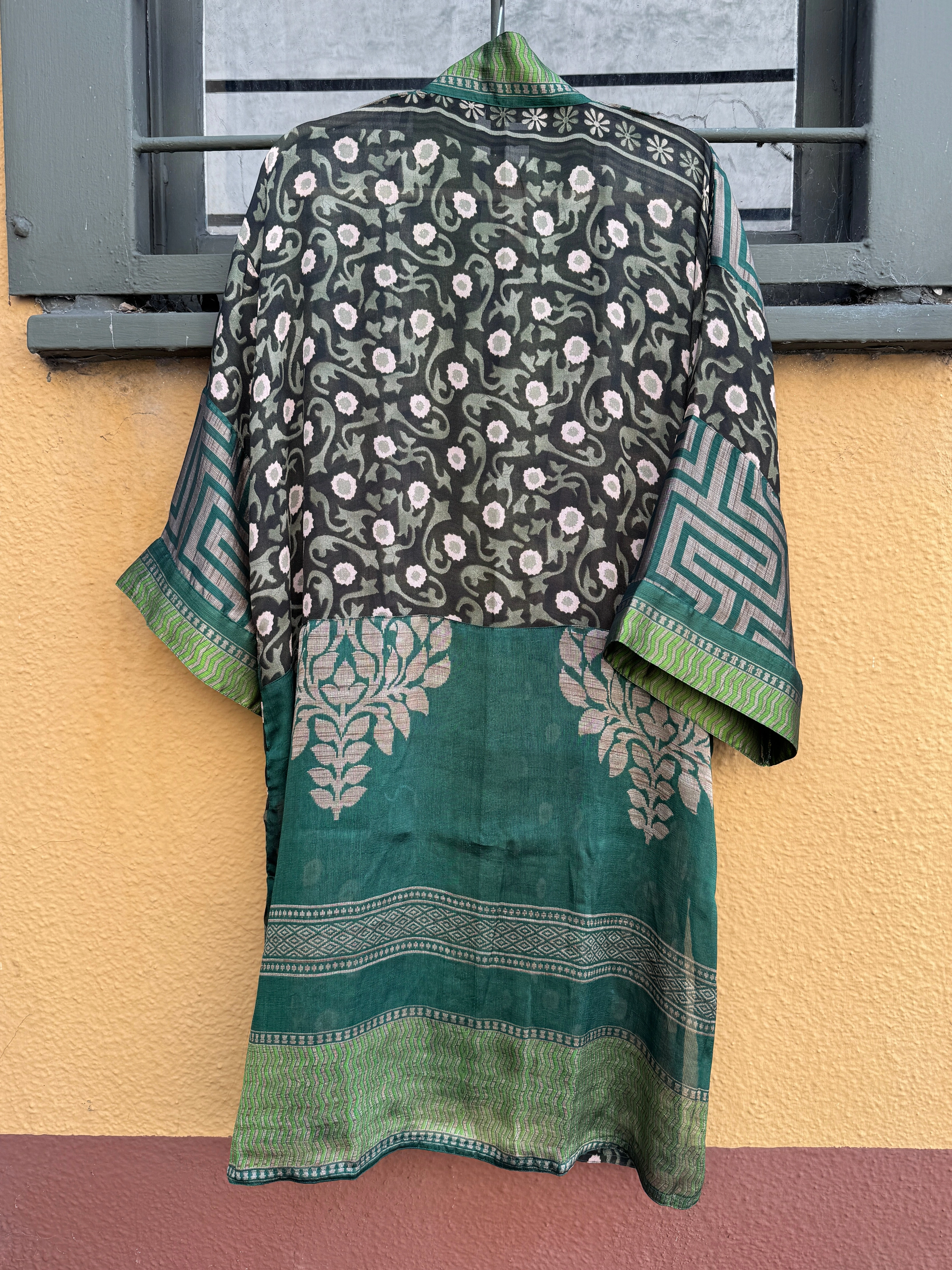 GREEN GRAPHIC KIMONOS - SHORT AND LONG