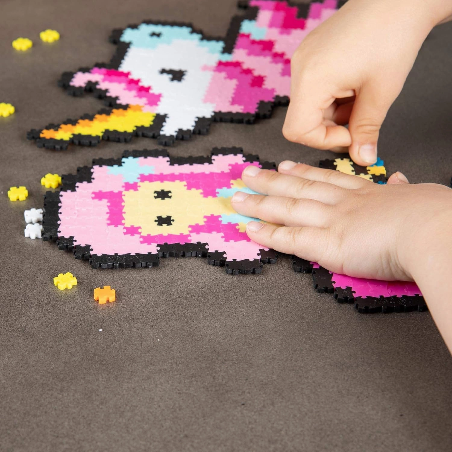 Jixelz 700 Piece Set Fantasy Friends Pixelated Puzzle Art for Children, Suitable for Boys & Girls Aged 6 Years and Above