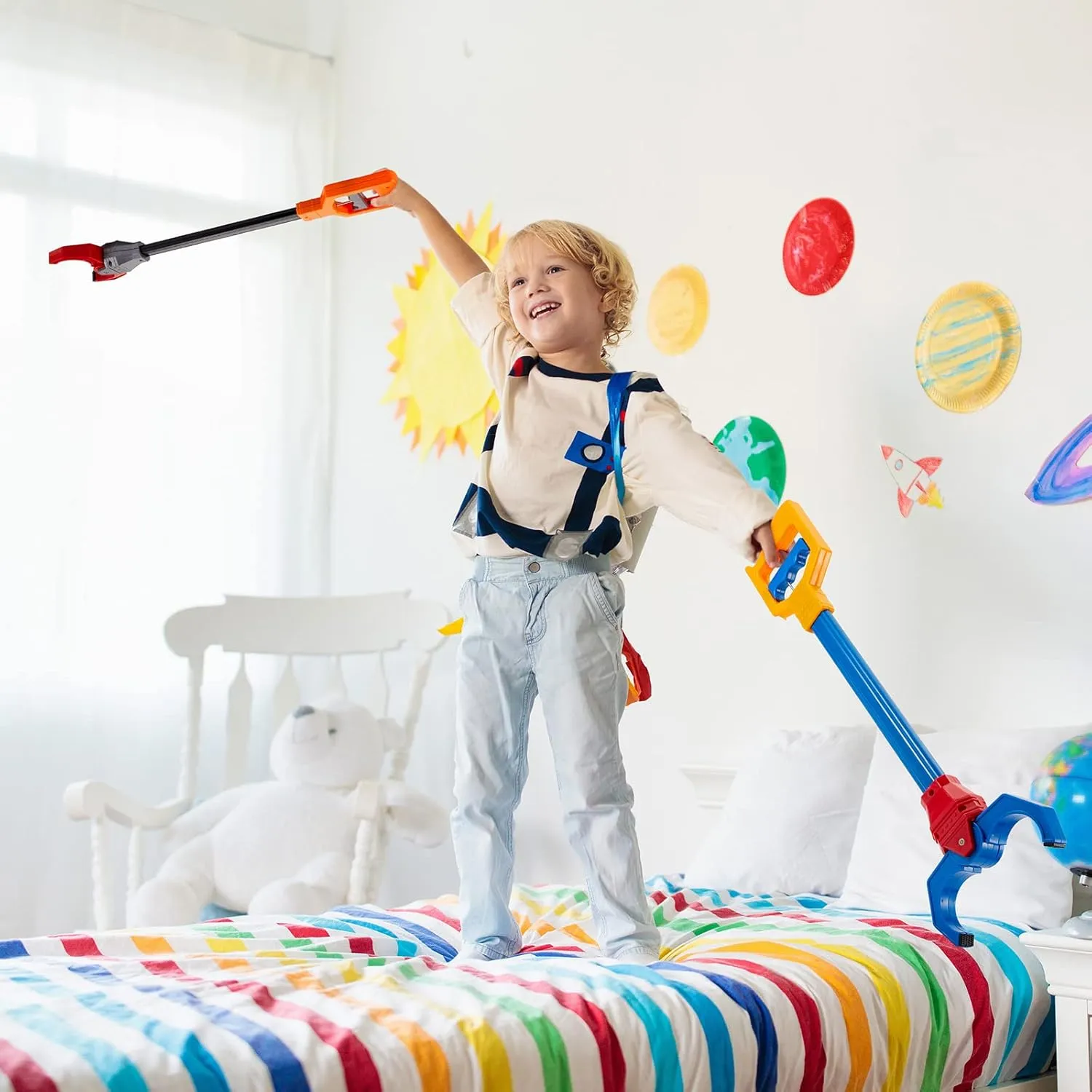 Lewtemi 4 Pcs Interactive Grabber Toy Pack, Robot Arm Claw Grab Pickup Reacher Tool for Boys Girls Kids Children Fun Early Learning and Hand Eye Coordination Play, 18 Inch(Multicolor)