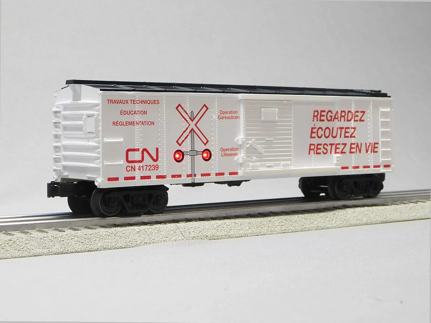 MTH RAILKING Canadian National BOXCAR #417239 with Blinking LEDs O Gauge
