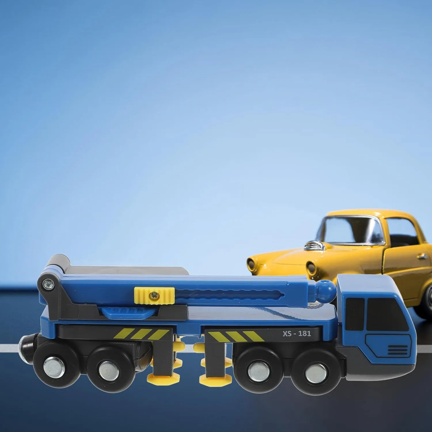 Plastic Telescopic Crane Truck Toy for Kids, 6.69 Inch Extendable Arm, 360° Rotating Crane, Inertia Push Engineering Vehicle for Boys, Blue
