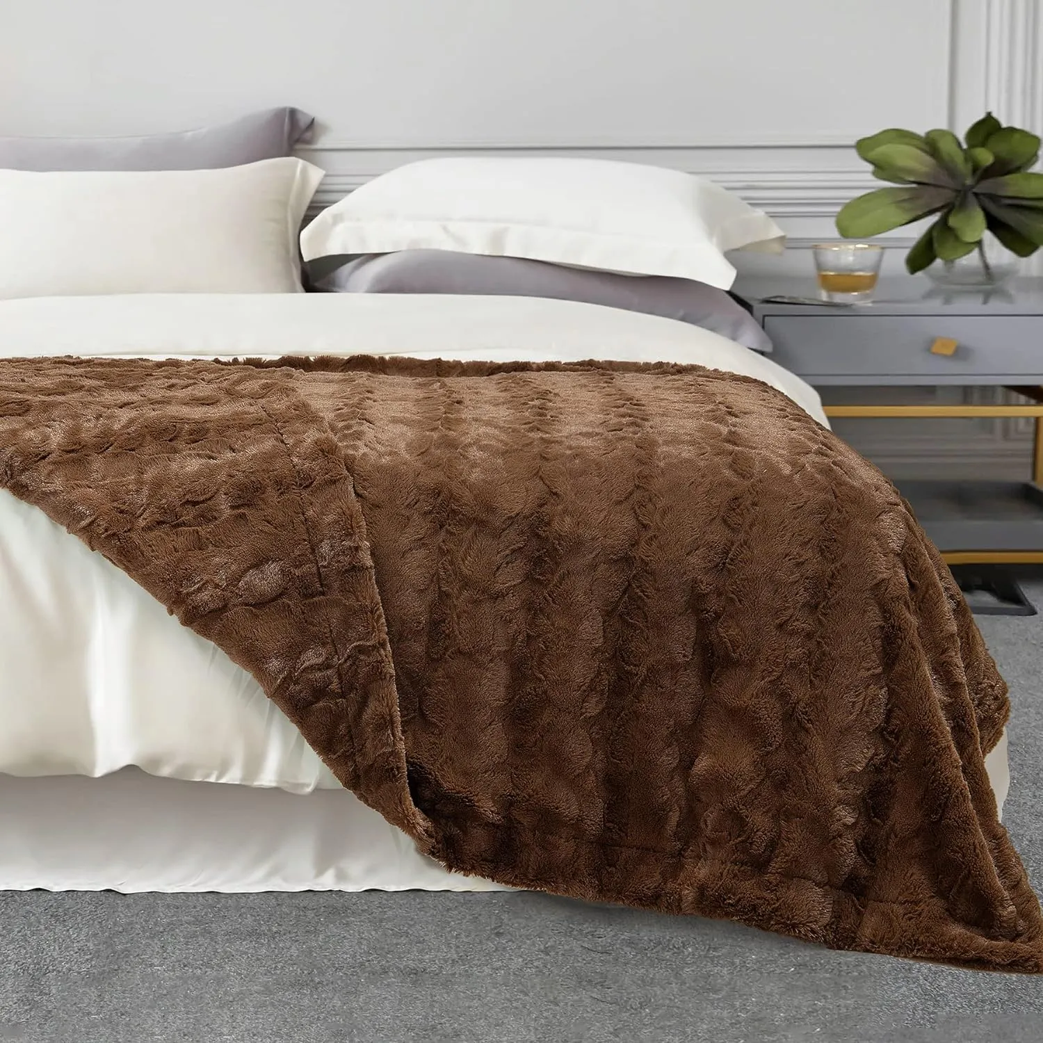 TOONOW Faux Fur Luxury Throw Blanket,Double Side Soft Fluffy Shaggy Fuzzy Blanket for Couch Sofa Bed (Brown, Throw)