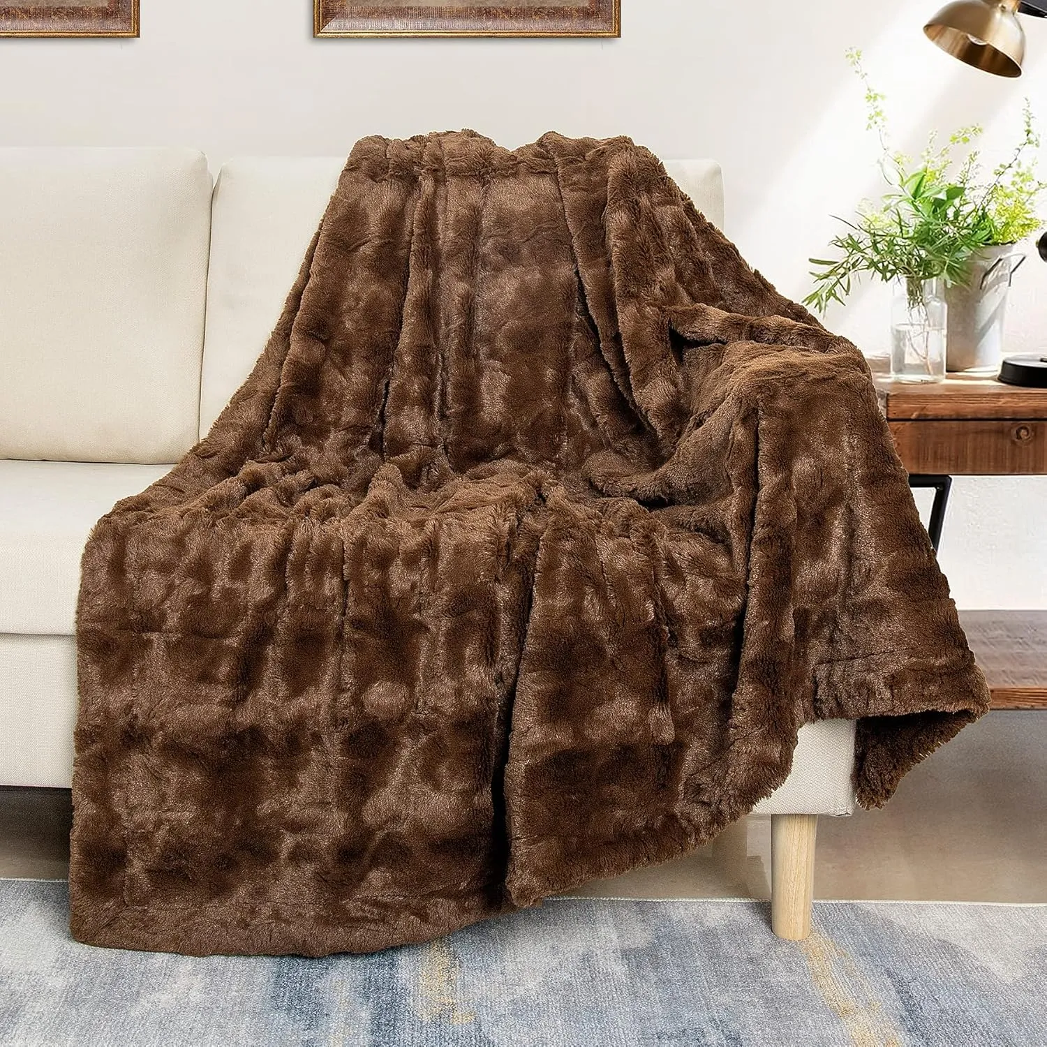 TOONOW Faux Fur Luxury Throw Blanket,Double Side Soft Fluffy Shaggy Fuzzy Blanket for Couch Sofa Bed (Brown, Throw)